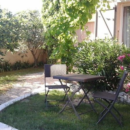 Gite L'Annexe Villelaure Bagian luar foto