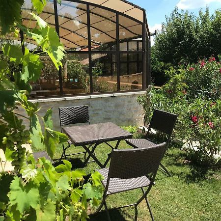 Gite L'Annexe Villelaure Bagian luar foto