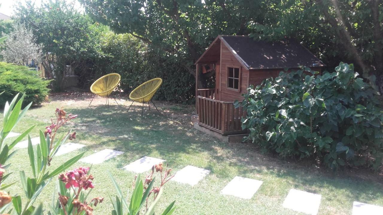 Gite L'Annexe Villelaure Bagian luar foto
